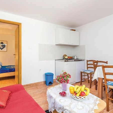 1 Bedroom Nice Apartment In Senj Сень Екстер'єр фото